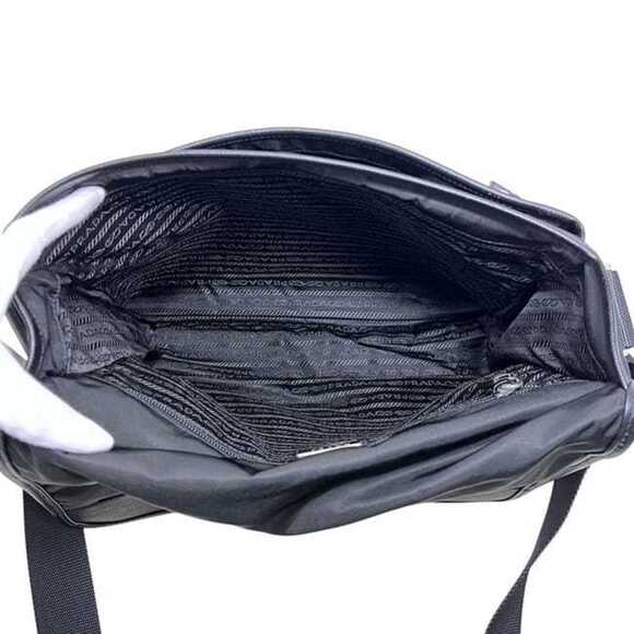 PRADA Black Leather Saffiano Shoulder Bag - Picture 4 of 11